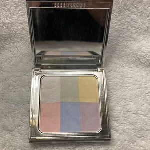 Bobbi Brown Brightening Finishing Powder- Porcelain Pearl. Never used
